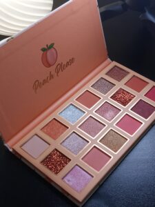 Makeup worthy peach shades, romantic yet striking